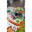Топлоизолационо детско килимче за пълзене с размери 180x200x1 см и дизайн на Жираф и Цифри